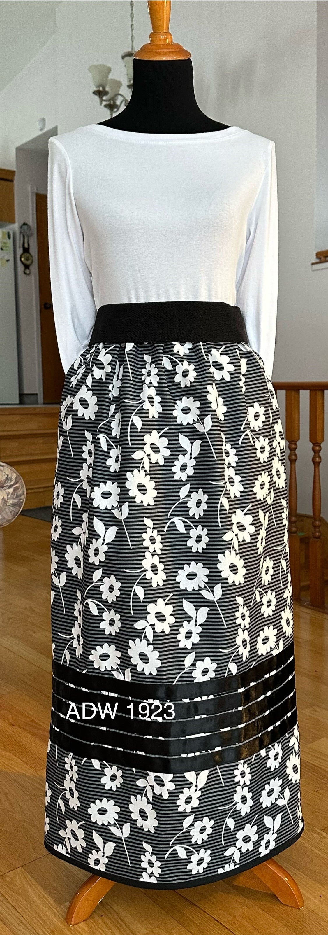 RS1923 Ribbon Skirt