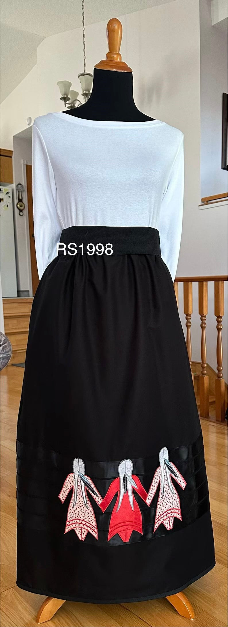 スカート AMERI VINTAGE RIBBON EMBROIDERY SKIRT Ameri（アメリ）の「RIBBON EMBROIDERY SKIRT（スカート）」 - WEAR